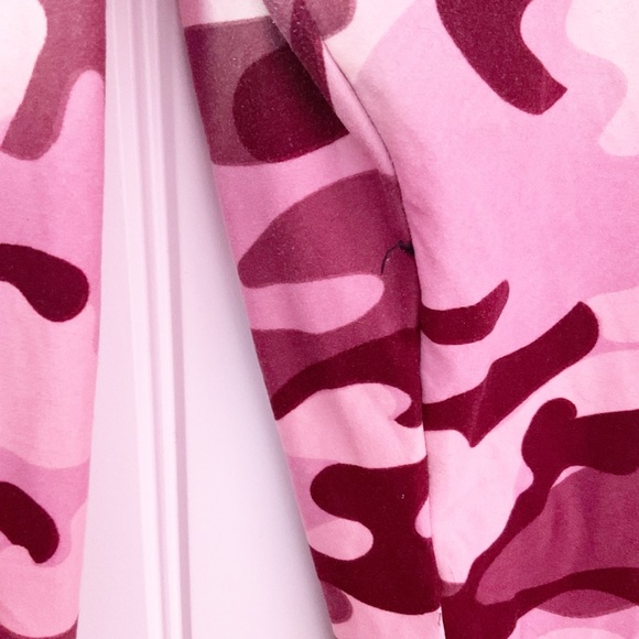 Pink Camo-print Leggings - Picture 3 of 3